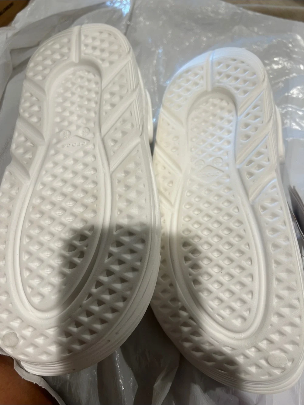CROCS Adult Classic Clog in White